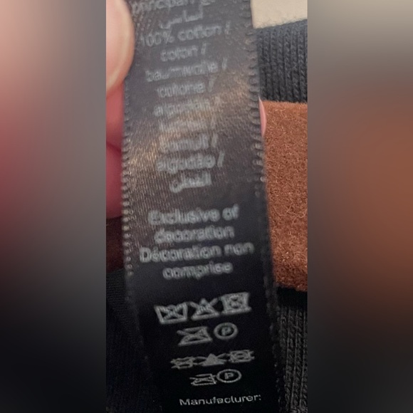 SKIMS Elegant Black Trench Coat - Picture 7 of 11